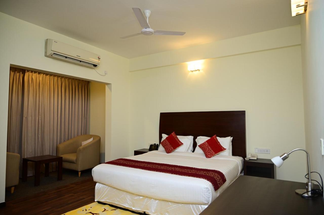 Hotel Sterling Keys By Tgi Bangalore Esterno foto
