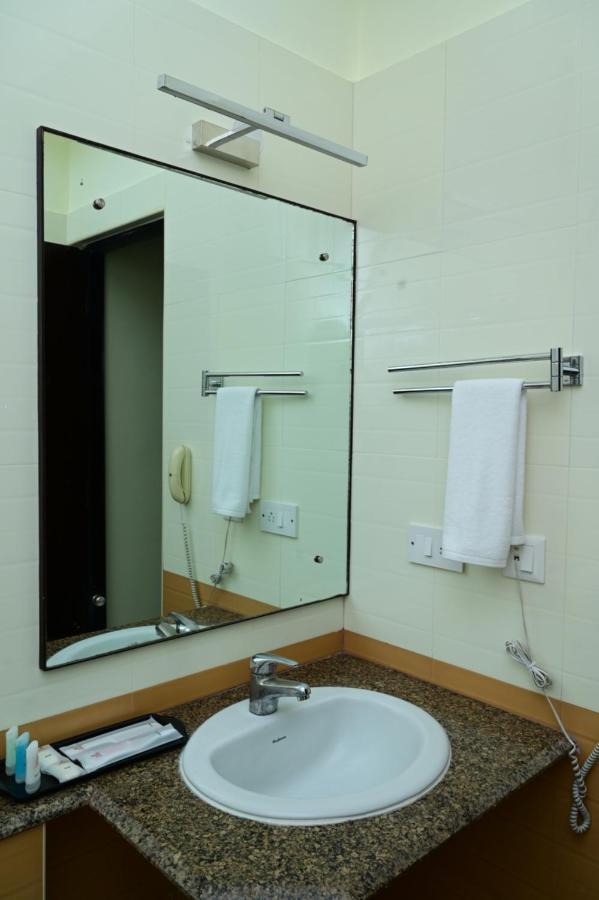 Hotel Sterling Keys By Tgi Bangalore Esterno foto