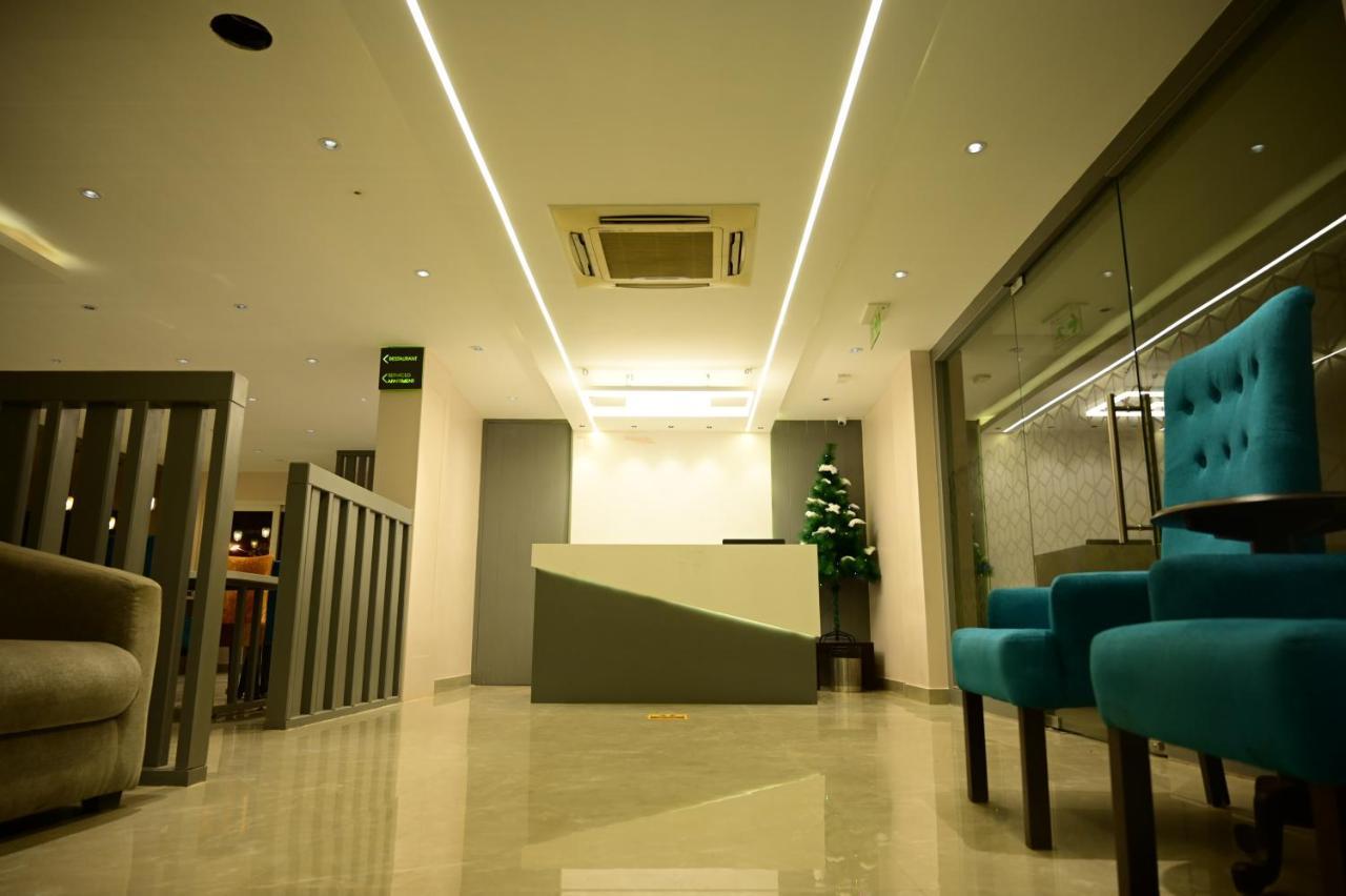 Hotel Sterling Keys By Tgi Bangalore Esterno foto